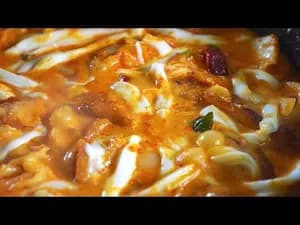 부드럽게 매콤한 로제 닭갈비