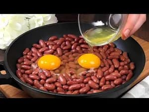 맛있는 볶음 콩과 계란으로 만드는 맛있는 팬 프라...
