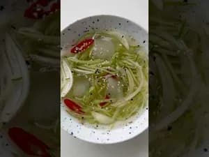 끝내주게 시원하고 맛있는 오이냉국